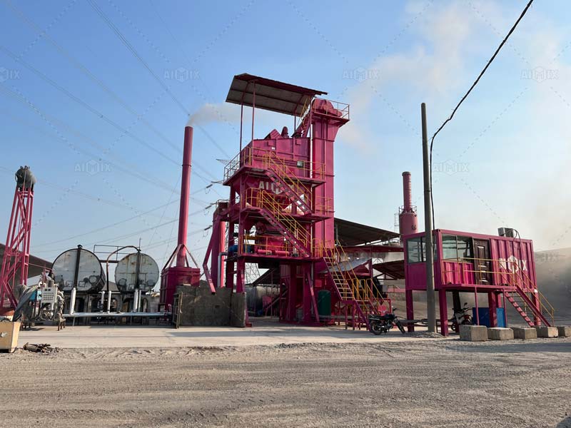 the-80-ton-asphalt-batching-plant-on-site